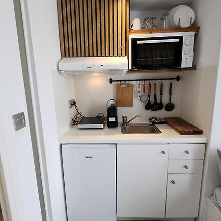 Euphoria Suites & Deluxe Studios Fira  Dış mekan fotoğraf
