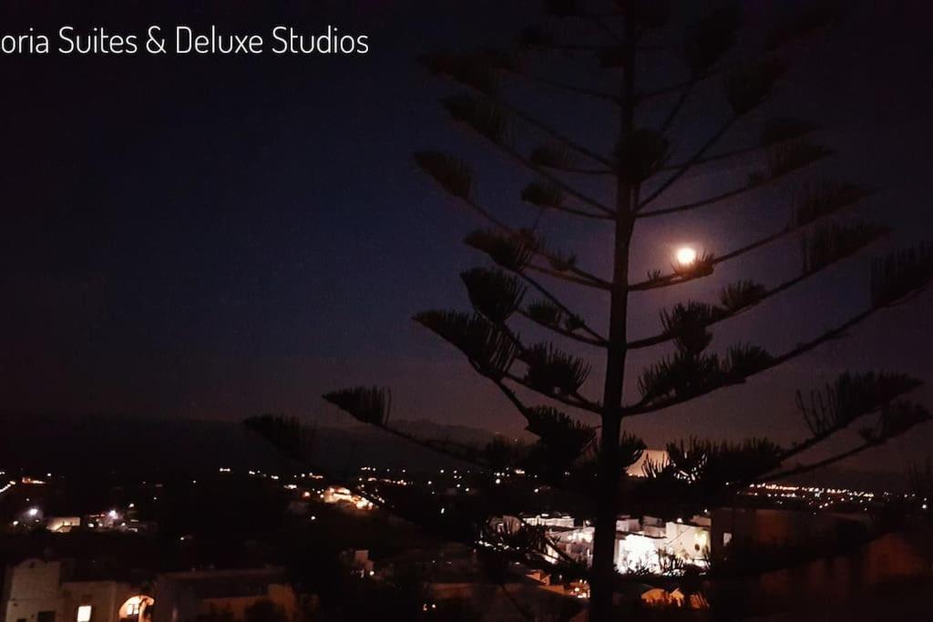 Euphoria Suites & Deluxe Studios Fira  Dış mekan fotoğraf