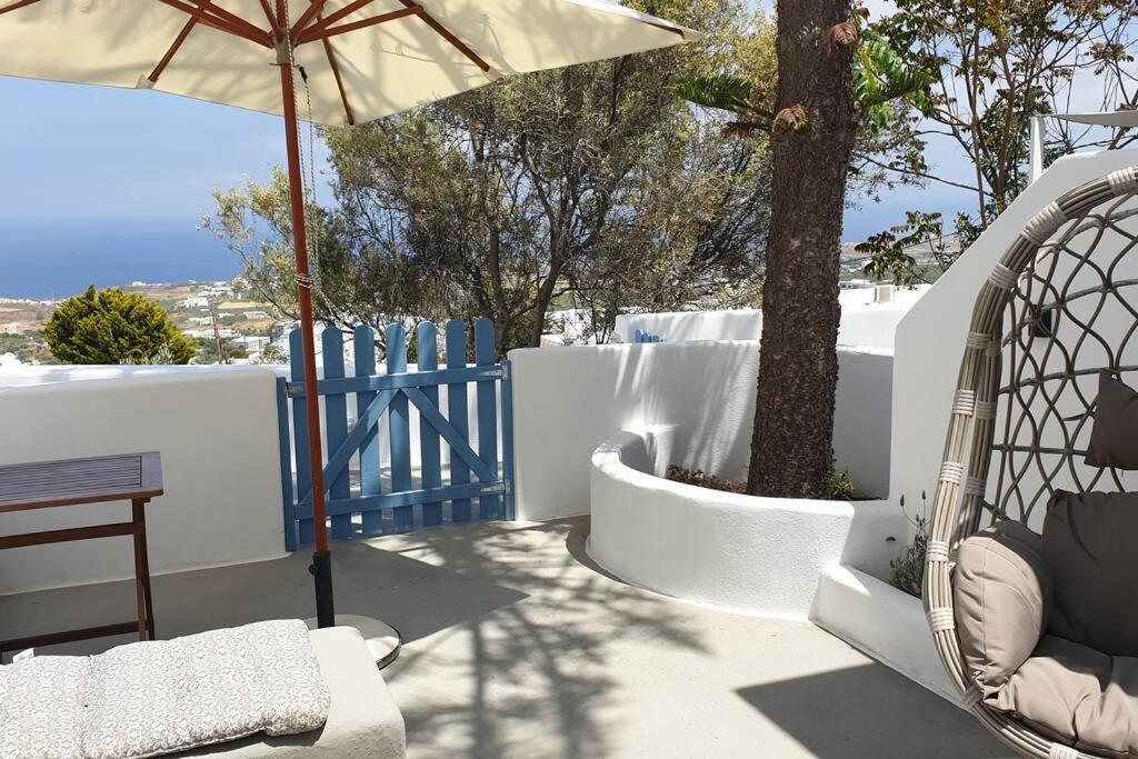 Euphoria Suites & Deluxe Studios Fira  Dış mekan fotoğraf