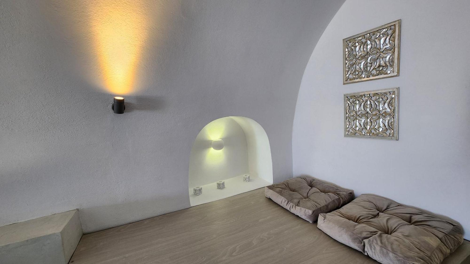 Euphoria Suites & Deluxe Studios Fira  Dış mekan fotoğraf