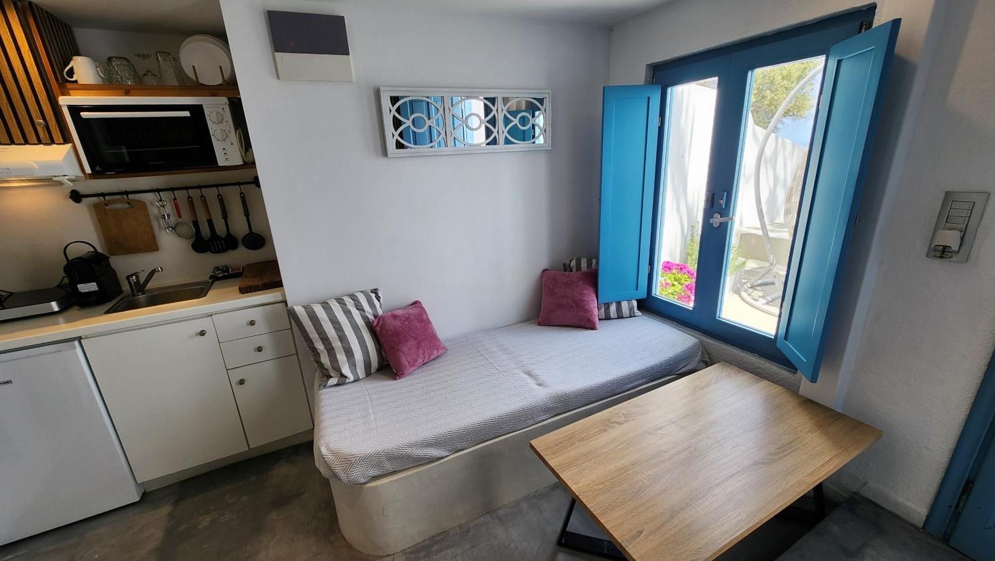 Euphoria Suites & Deluxe Studios Fira  Dış mekan fotoğraf