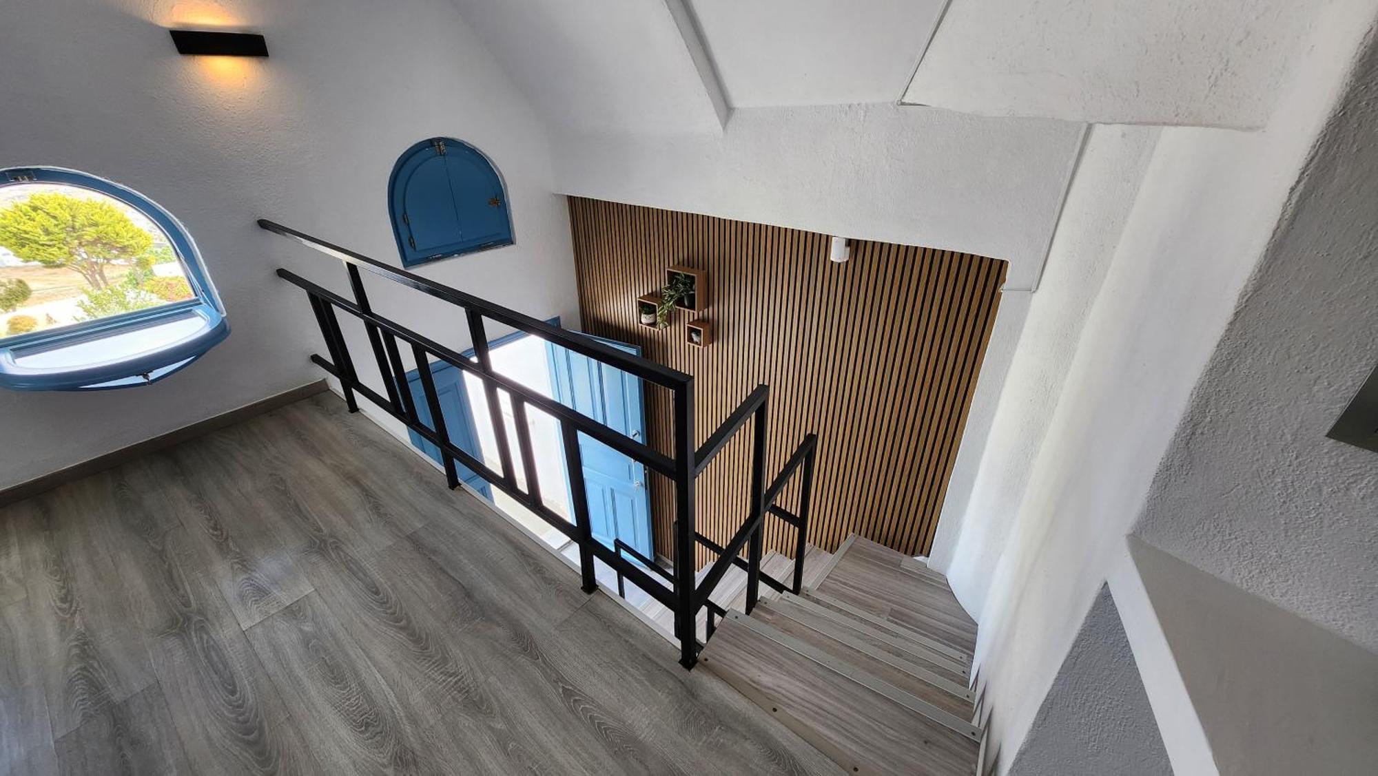 Euphoria Suites & Deluxe Studios Fira  Dış mekan fotoğraf