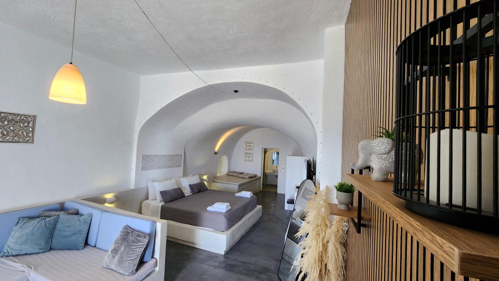Euphoria Suites & Deluxe Studios Fira  Dış mekan fotoğraf