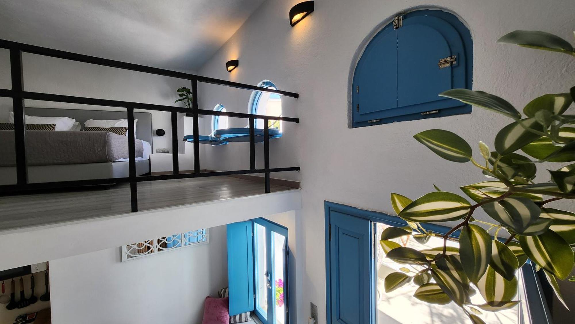 Euphoria Suites & Deluxe Studios Fira  Dış mekan fotoğraf