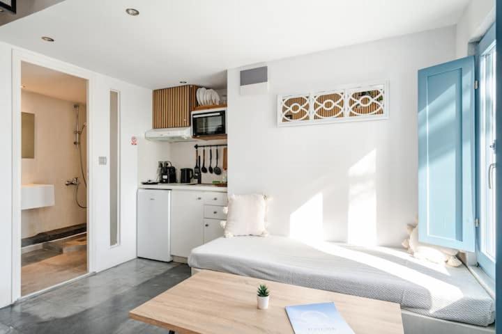 Euphoria Suites & Deluxe Studios Fira  Dış mekan fotoğraf