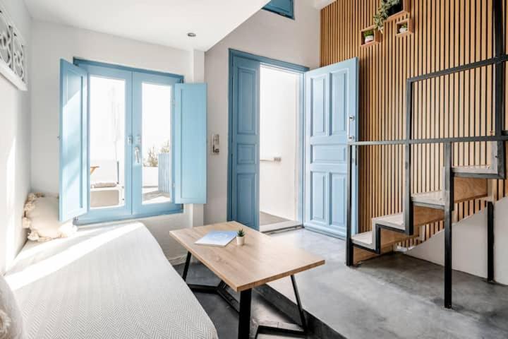 Euphoria Suites & Deluxe Studios Fira  Dış mekan fotoğraf