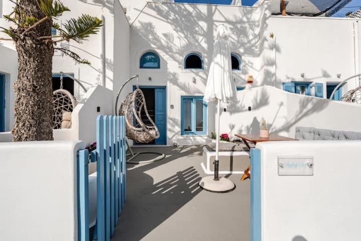 Euphoria Suites & Deluxe Studios Fira  Dış mekan fotoğraf