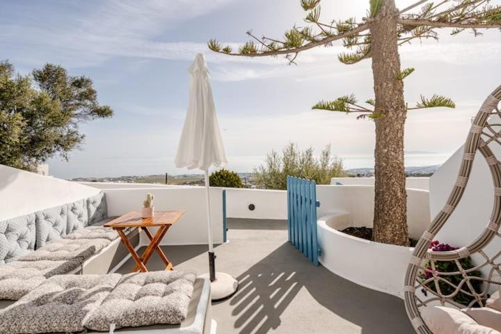 Euphoria Suites & Deluxe Studios Fira  Dış mekan fotoğraf