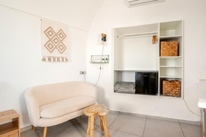 Euphoria Suites & Deluxe Studios Fira  Dış mekan fotoğraf