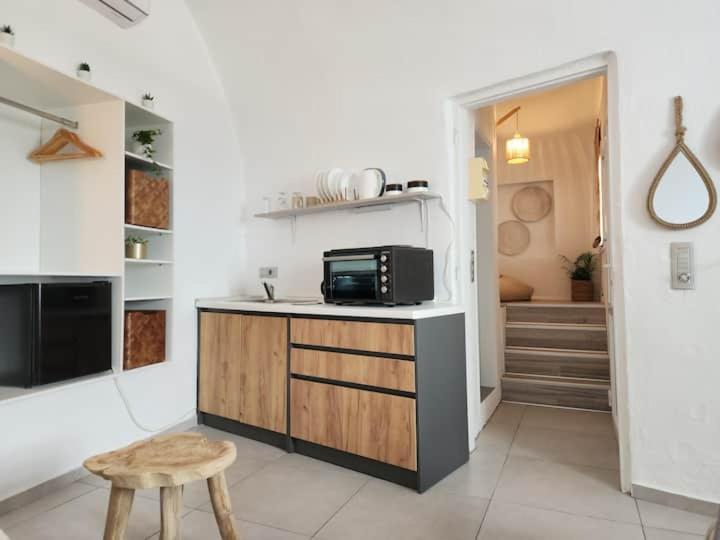 Euphoria Suites & Deluxe Studios Fira  Dış mekan fotoğraf