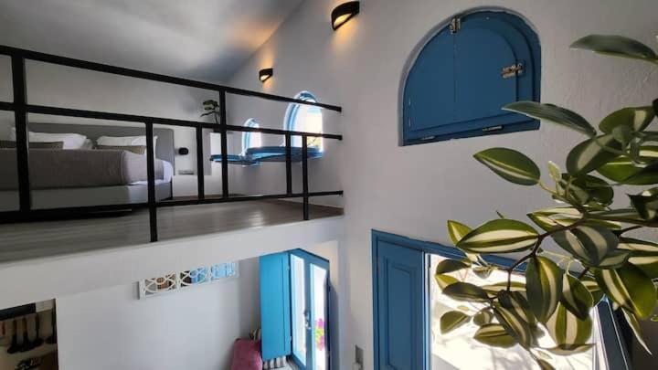 Euphoria Suites & Deluxe Studios Fira  Dış mekan fotoğraf