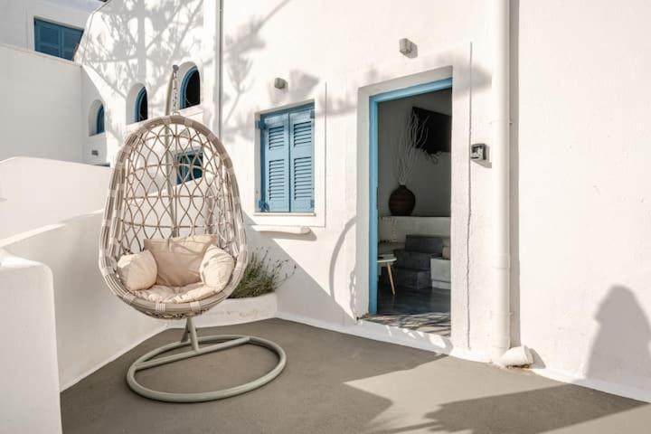 Euphoria Suites & Deluxe Studios Fira  Dış mekan fotoğraf