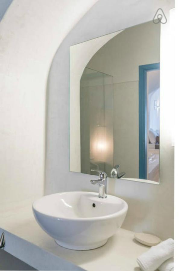 Euphoria Suites & Deluxe Studios Fira  Dış mekan fotoğraf