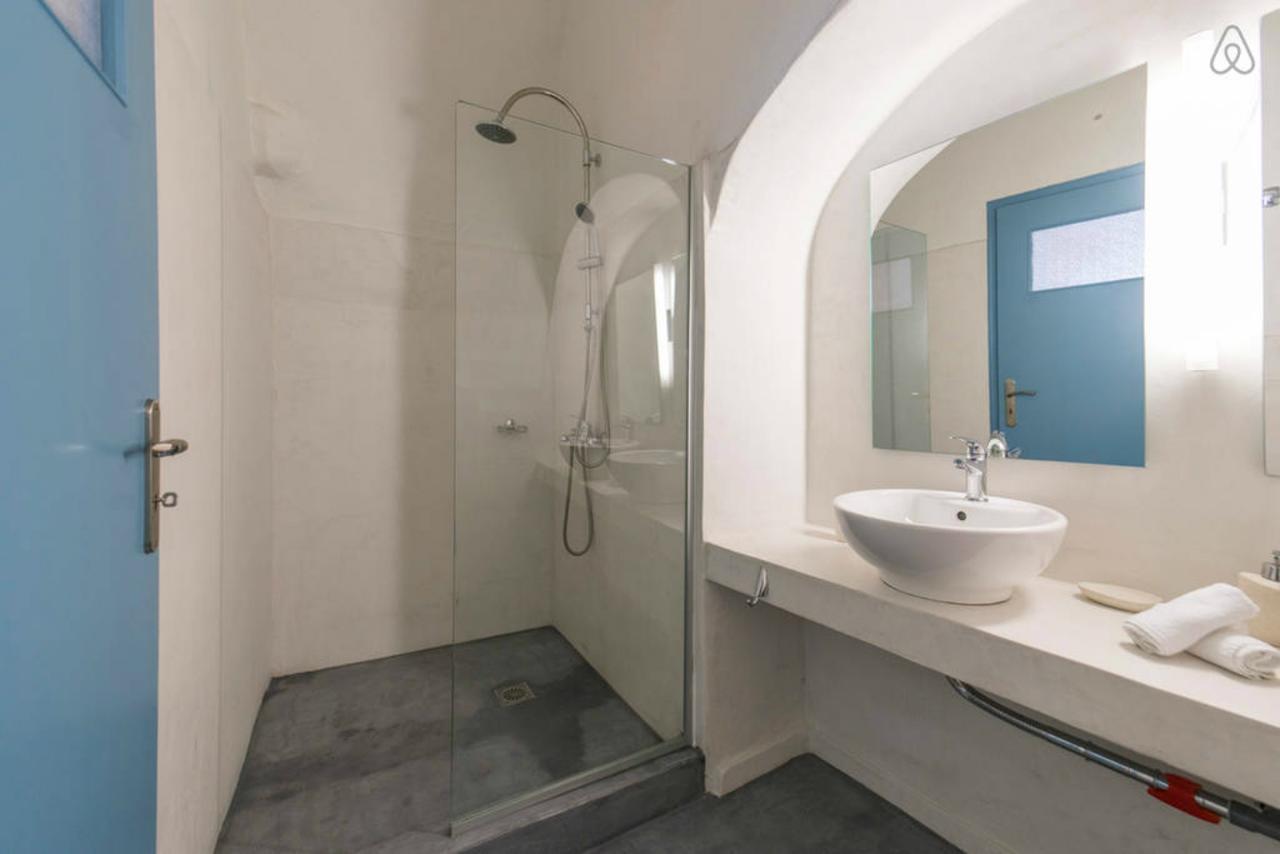 Euphoria Suites & Deluxe Studios Fira  Dış mekan fotoğraf