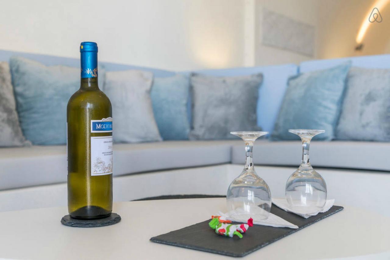 Euphoria Suites & Deluxe Studios Fira  Dış mekan fotoğraf